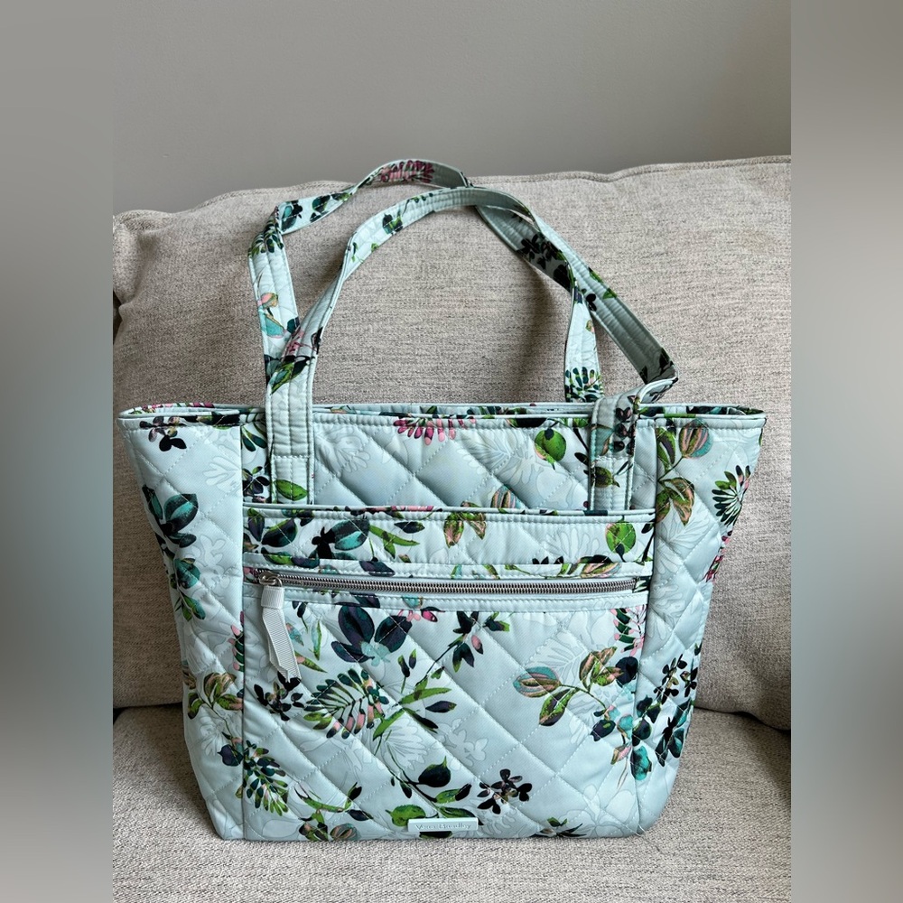 Vera Bradley Small Vera Tote in Seawater Blooms Performance Twill